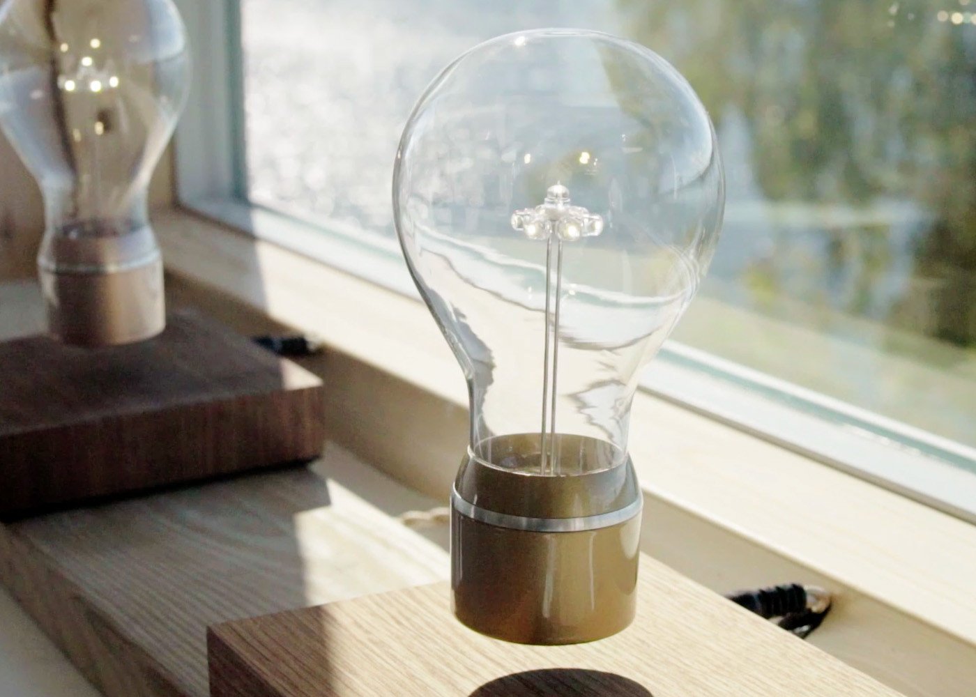 Flyte Royal Levitating Edison Table Light w Oak Base - Panik Design