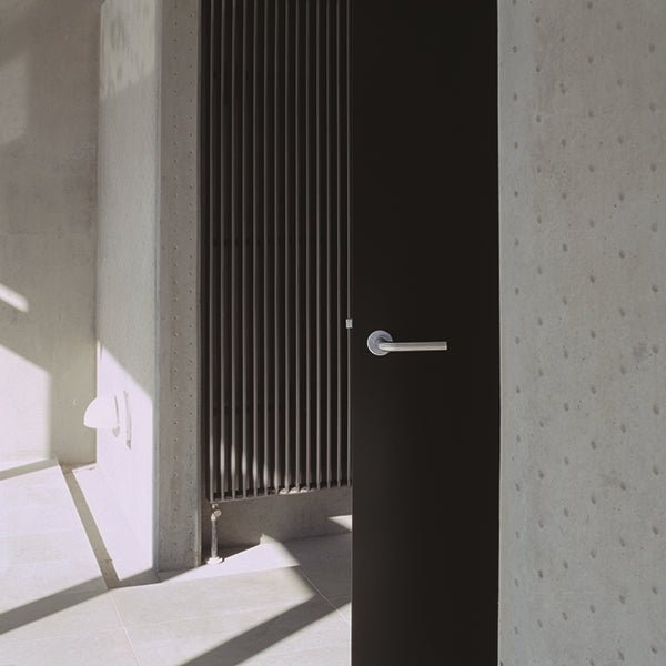 d line Door Handle L by Knud Holscher | Panik Design